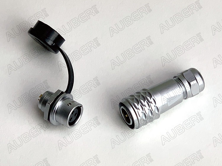 Water-Resistant 3-Pin Connector, Rear Mount, Round Flange Socket
